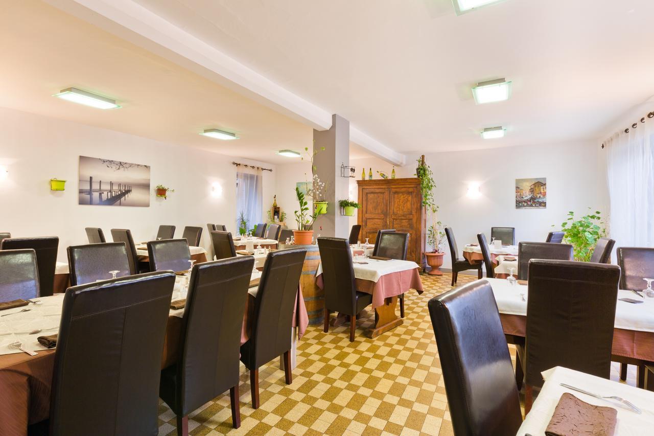Logis Hotel Restaurant De La Dore Vertolaye Ngoại thất bức ảnh